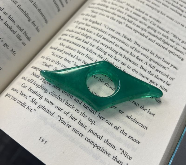 thumb page holder