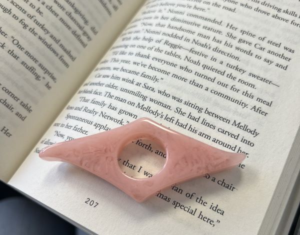 thumb page holder