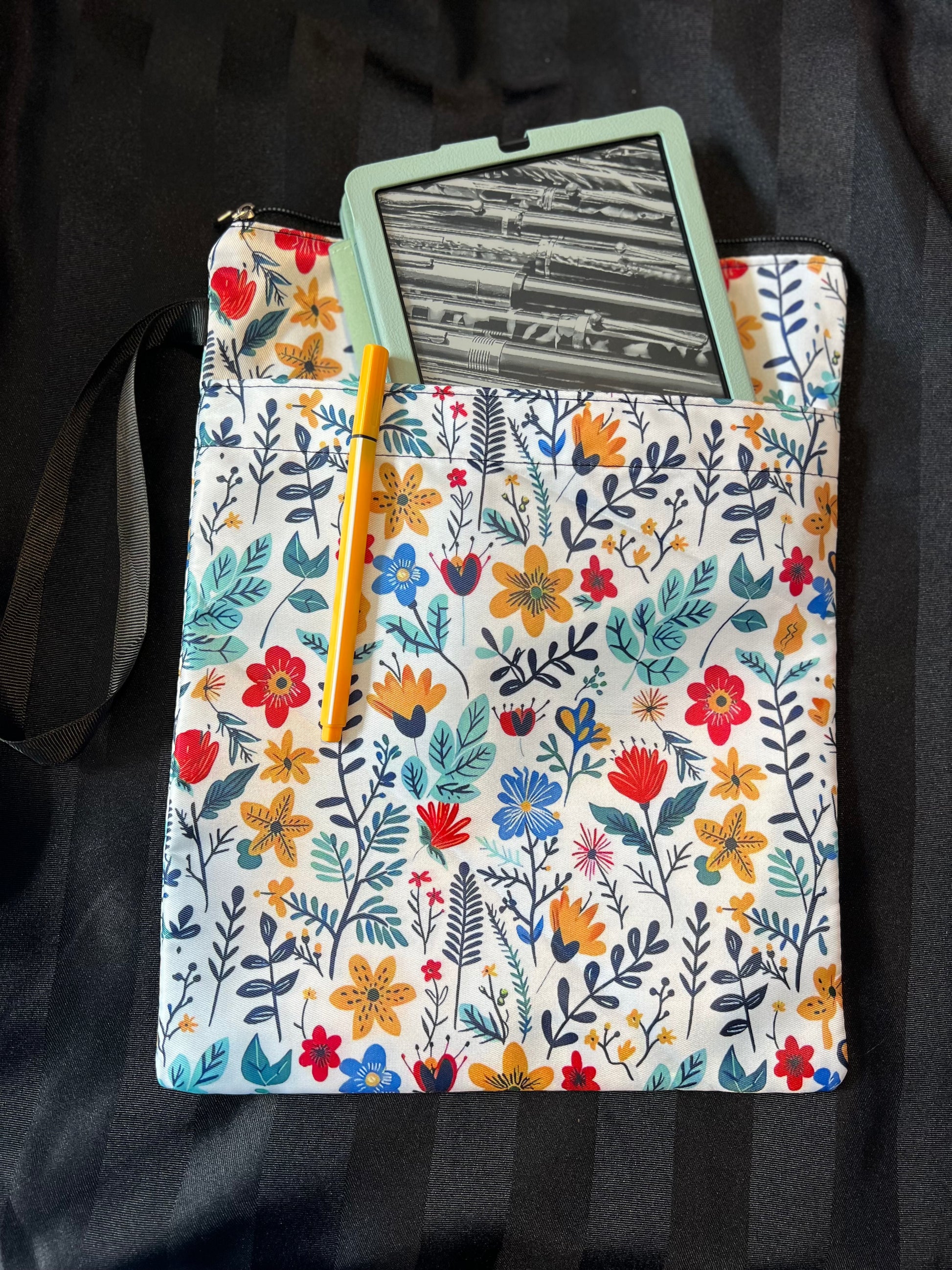 Book sleeves - Beautiful Bookish Things
